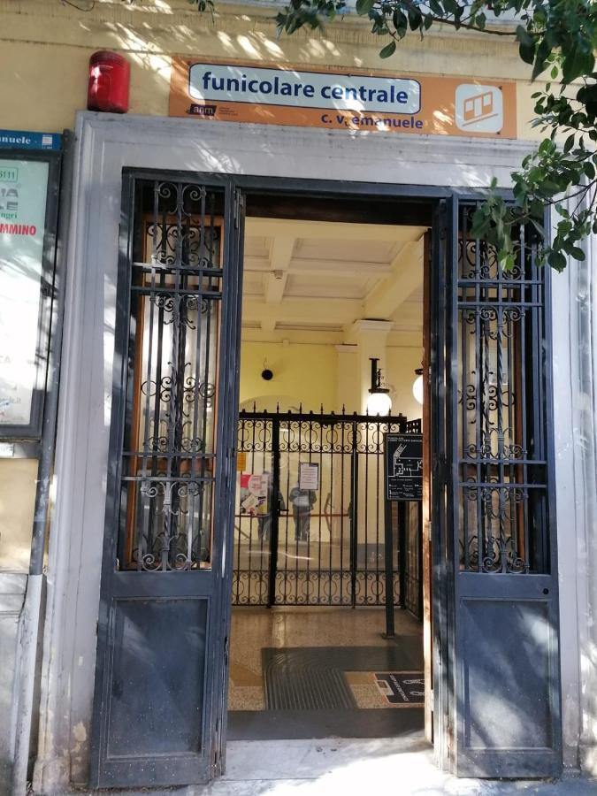 Villa Casa Tolentino Al Centro Di Napoli Exterior foto